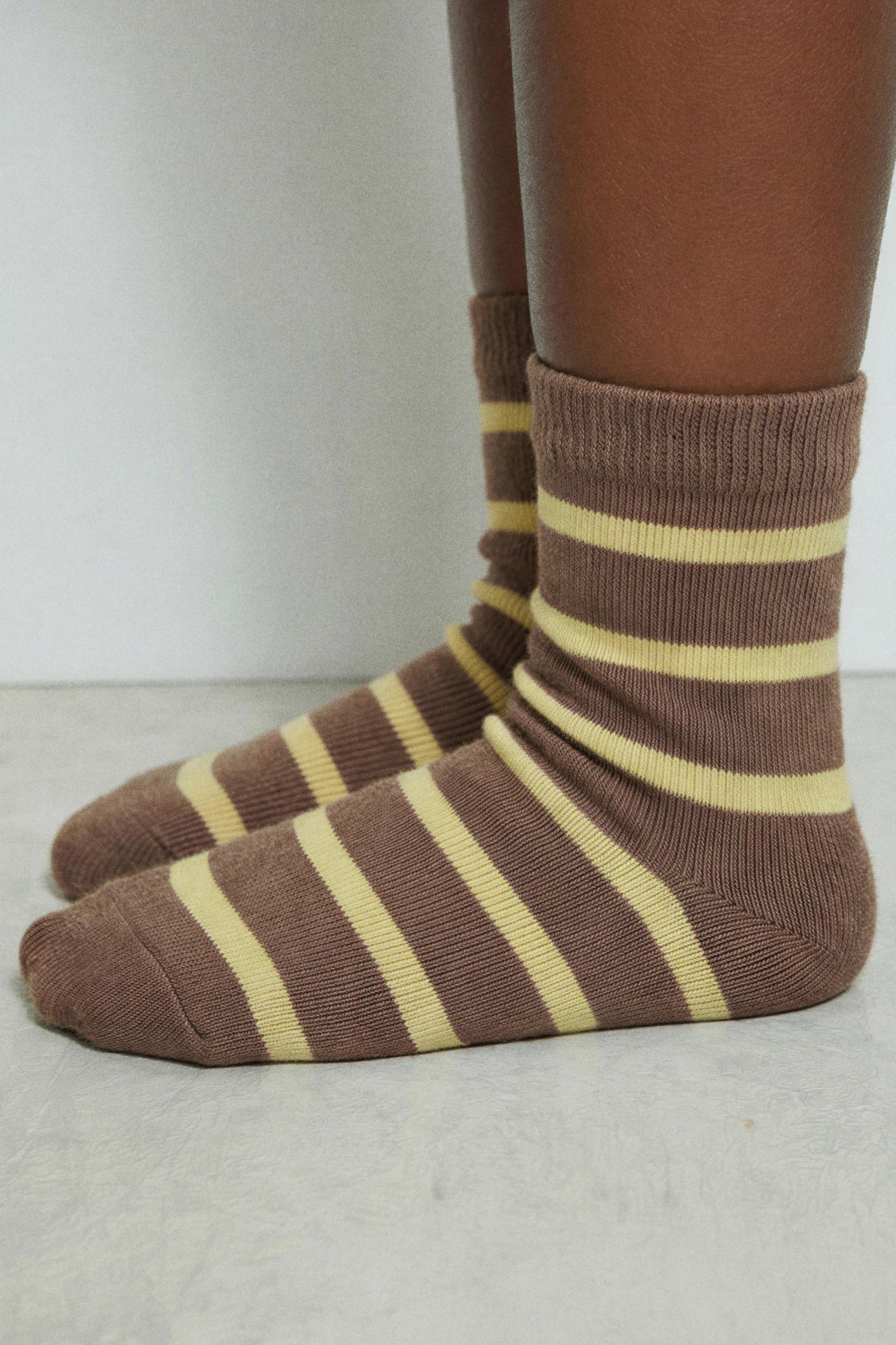 LOT DE TROIS CHAUSSETTES LONGUES À RAYURES ET POIS